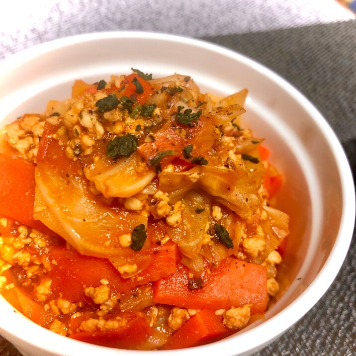 くたくたキャベツと鶏ひき肉のコク旨トマト煮込み